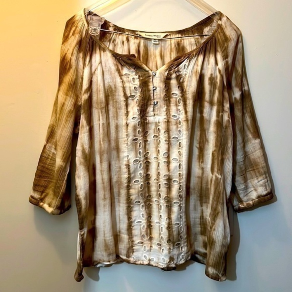 Brown and cream, tie-dye and crocheted medium sleeve top petite large
